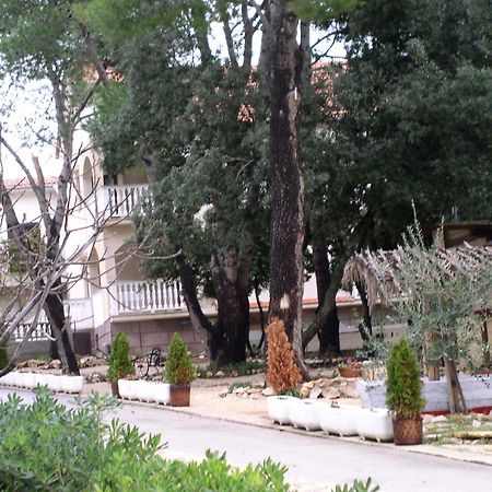 Apartments Stanko Petrcane Buitenkant foto