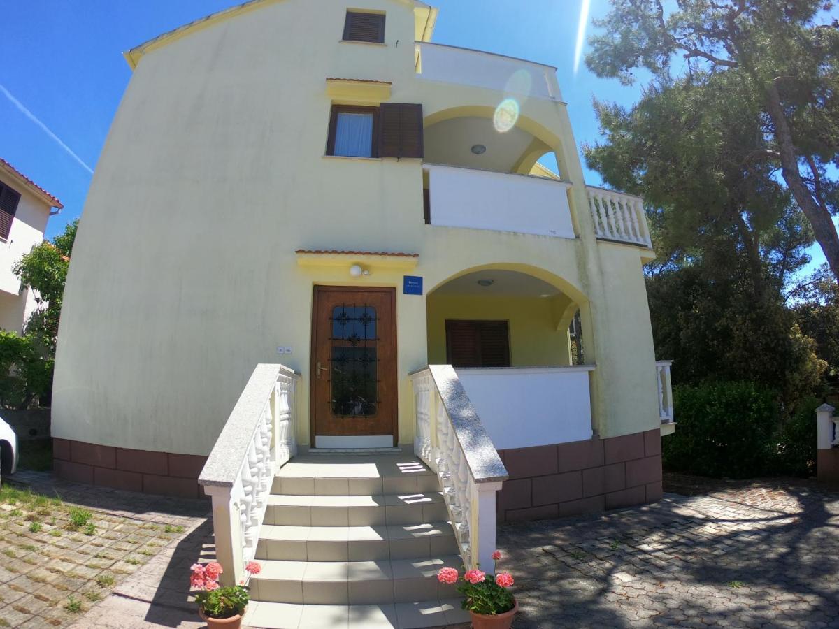Apartments Stanko Petrcane Buitenkant foto